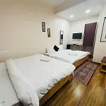 Stay Inn Kailasha - Lift,Parking,Kitchen And All Modern Facilities