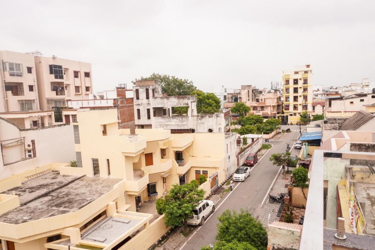 Kailasha - Lift,parking,kitchen And Modern Facilities Hotel *