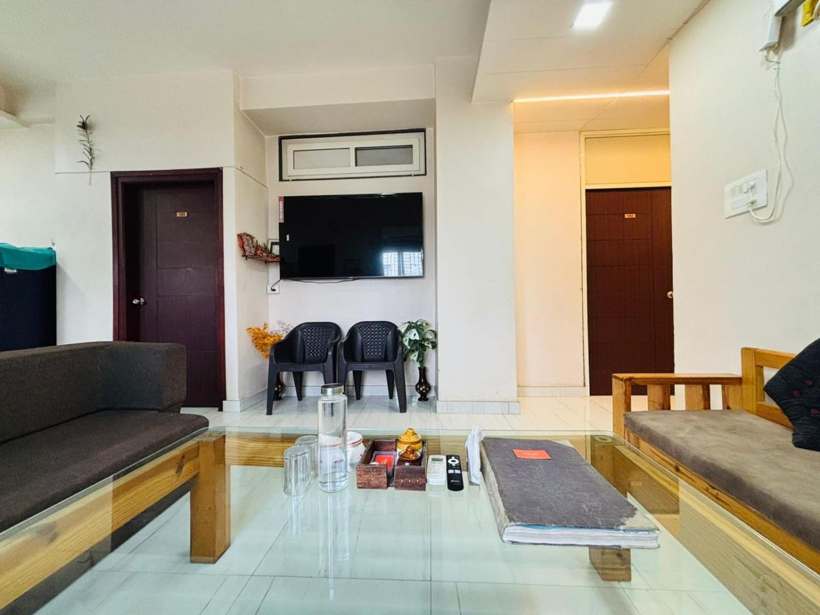 Kailasha - Lift,parking,kitchen And Modern Facilities * Varanasi