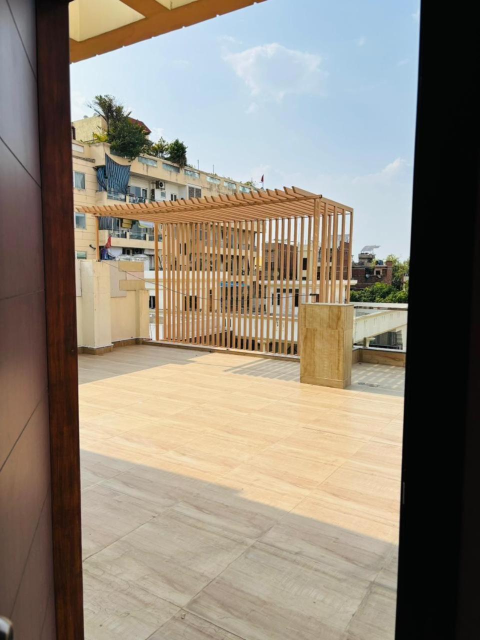 Kailasha - Lift,parking,kitchen And Modern Facilities Varanasi